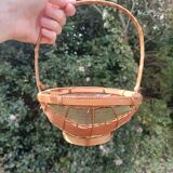 Retro egg wicker basket