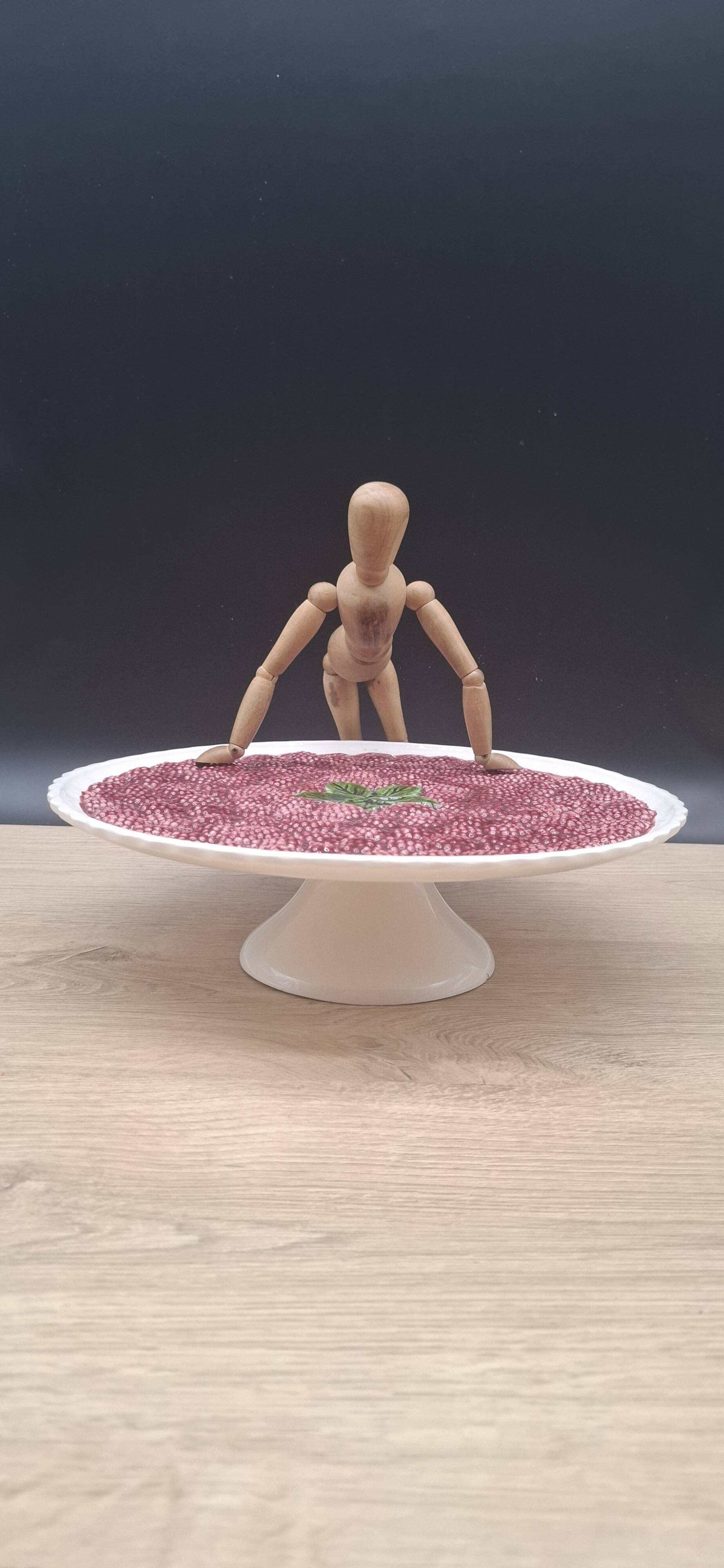 Raspberry slushie cake dish