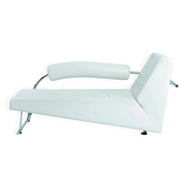 Chaise longue en cuir blanc en acier tubulaire de design néerlandais Rob Eckhardt, années 1980.