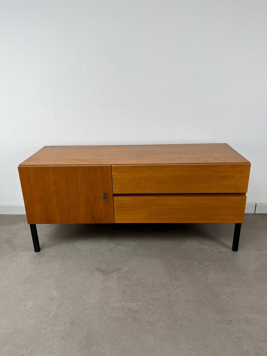 Modernist sideboard, 1950s TV unit.
