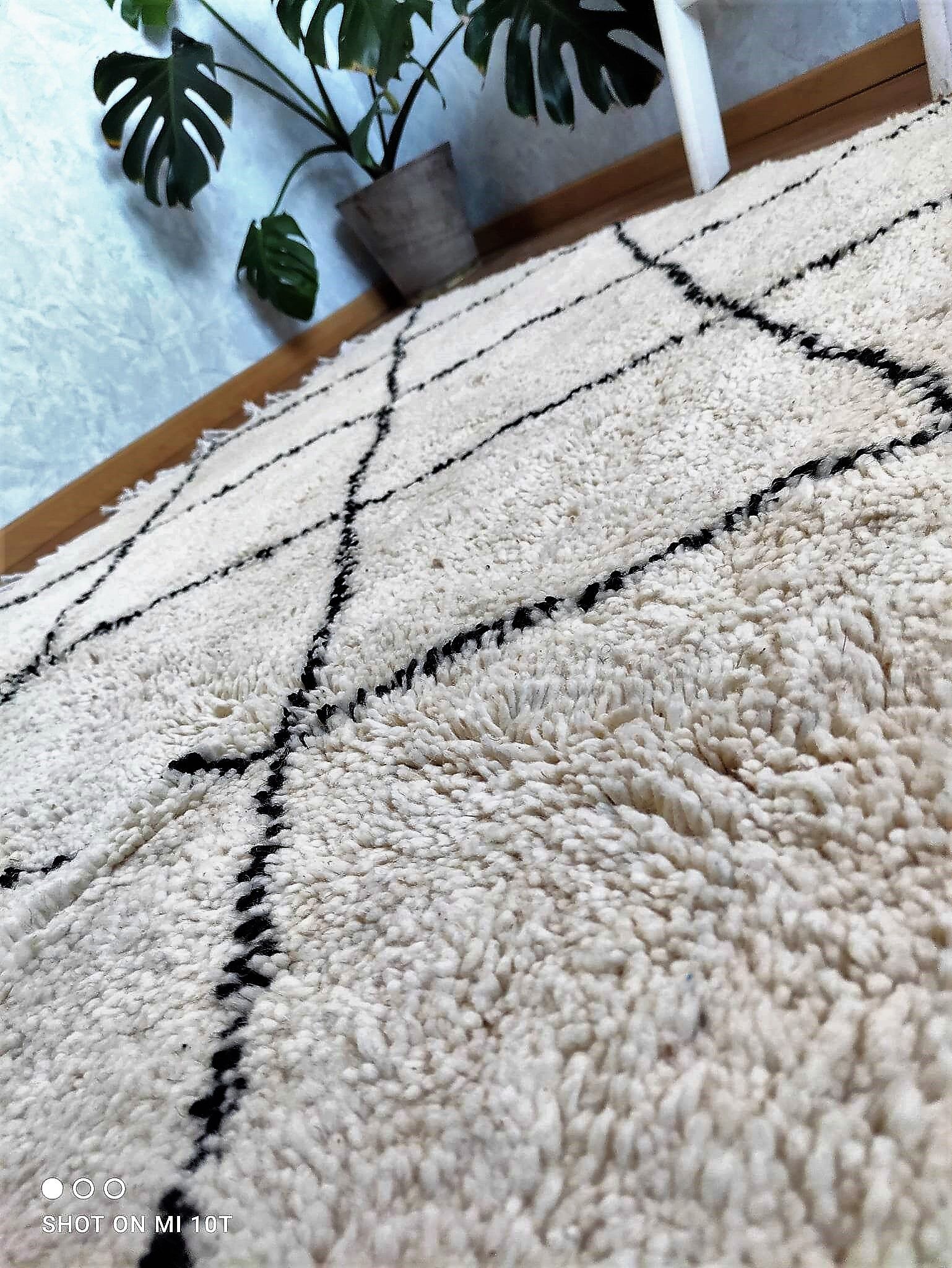 Berber carpet Beni Ouarain 2m30 by 2m