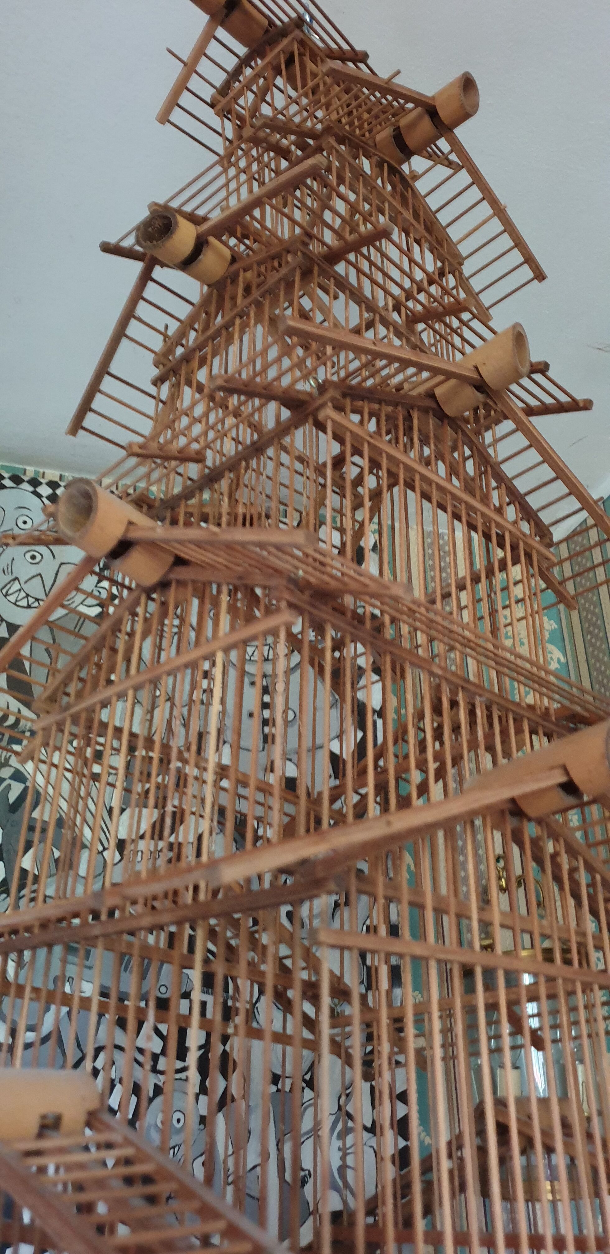 Cage artisanal en bois