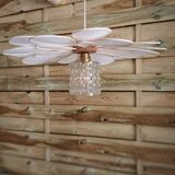Suspension flower petals in rattan, white linen and vintage glass globe