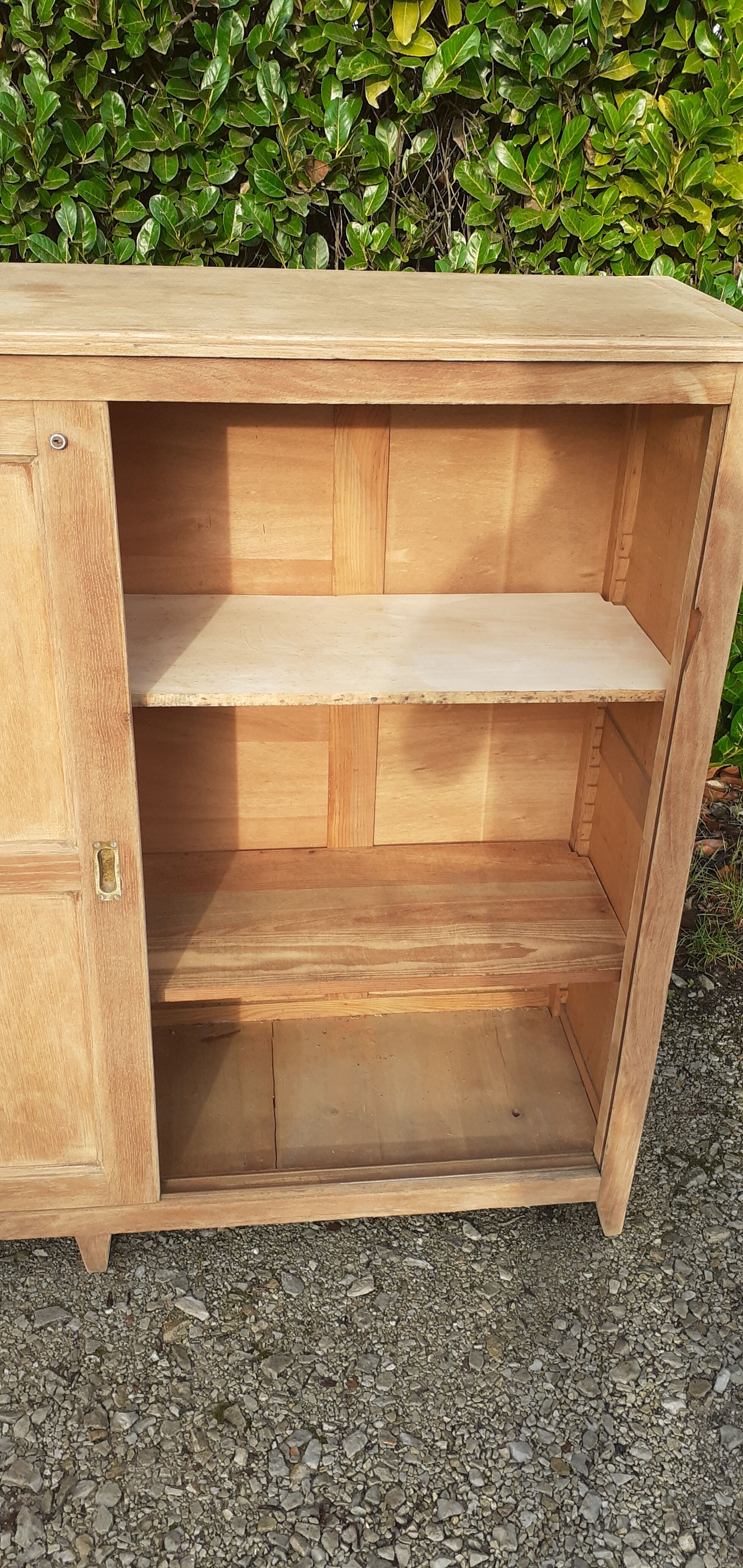 Parisian buffet 2 sliding doors raw wood oak