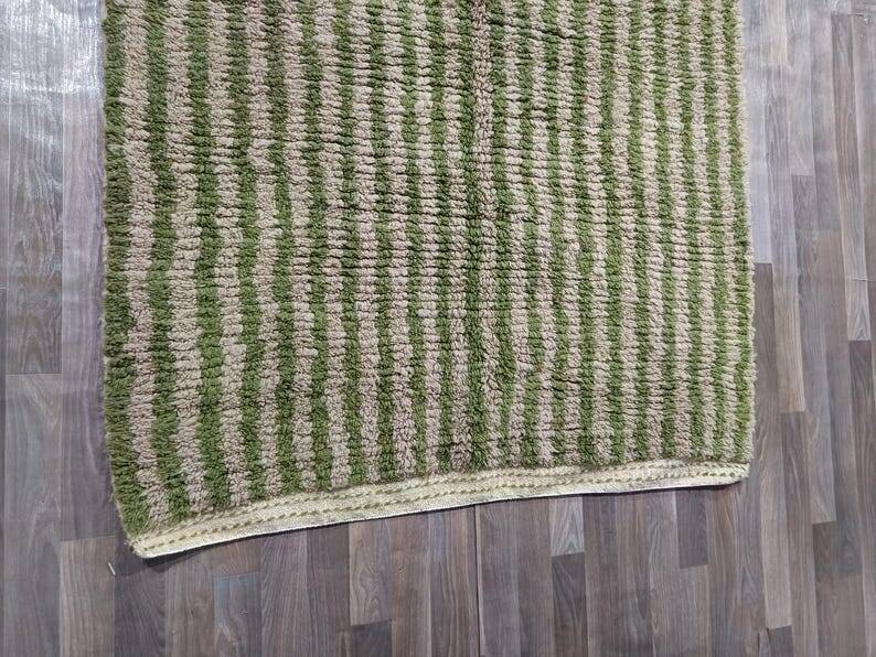 Handmade Moroccan rug 250cm x 150cm