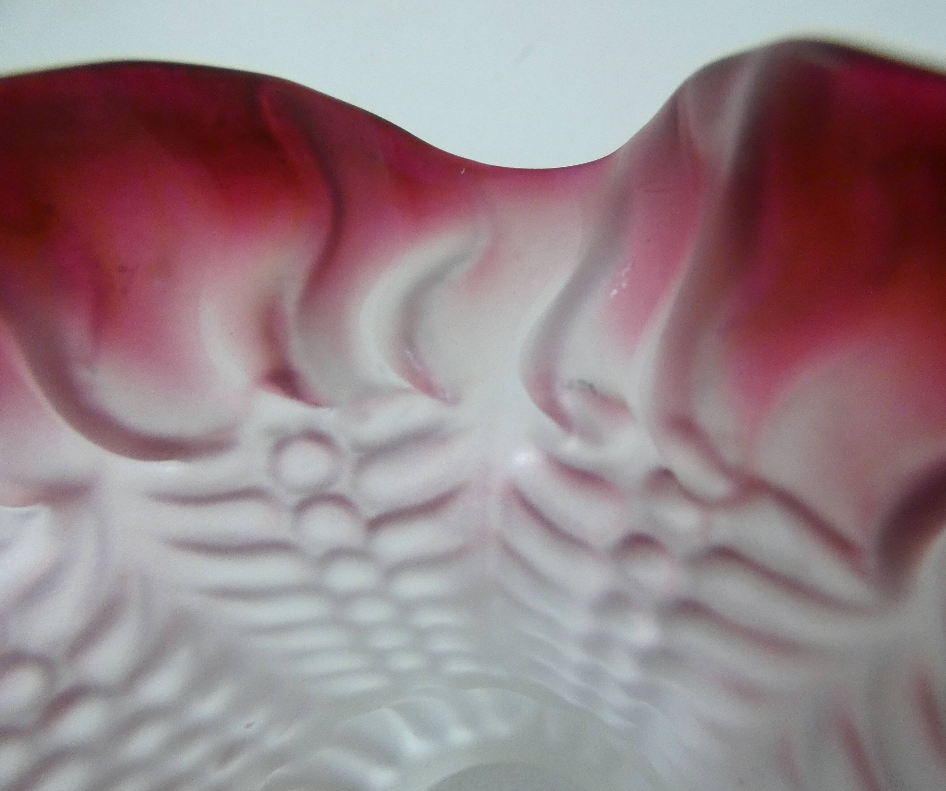 Ancienne tulipe en pate de verre rose