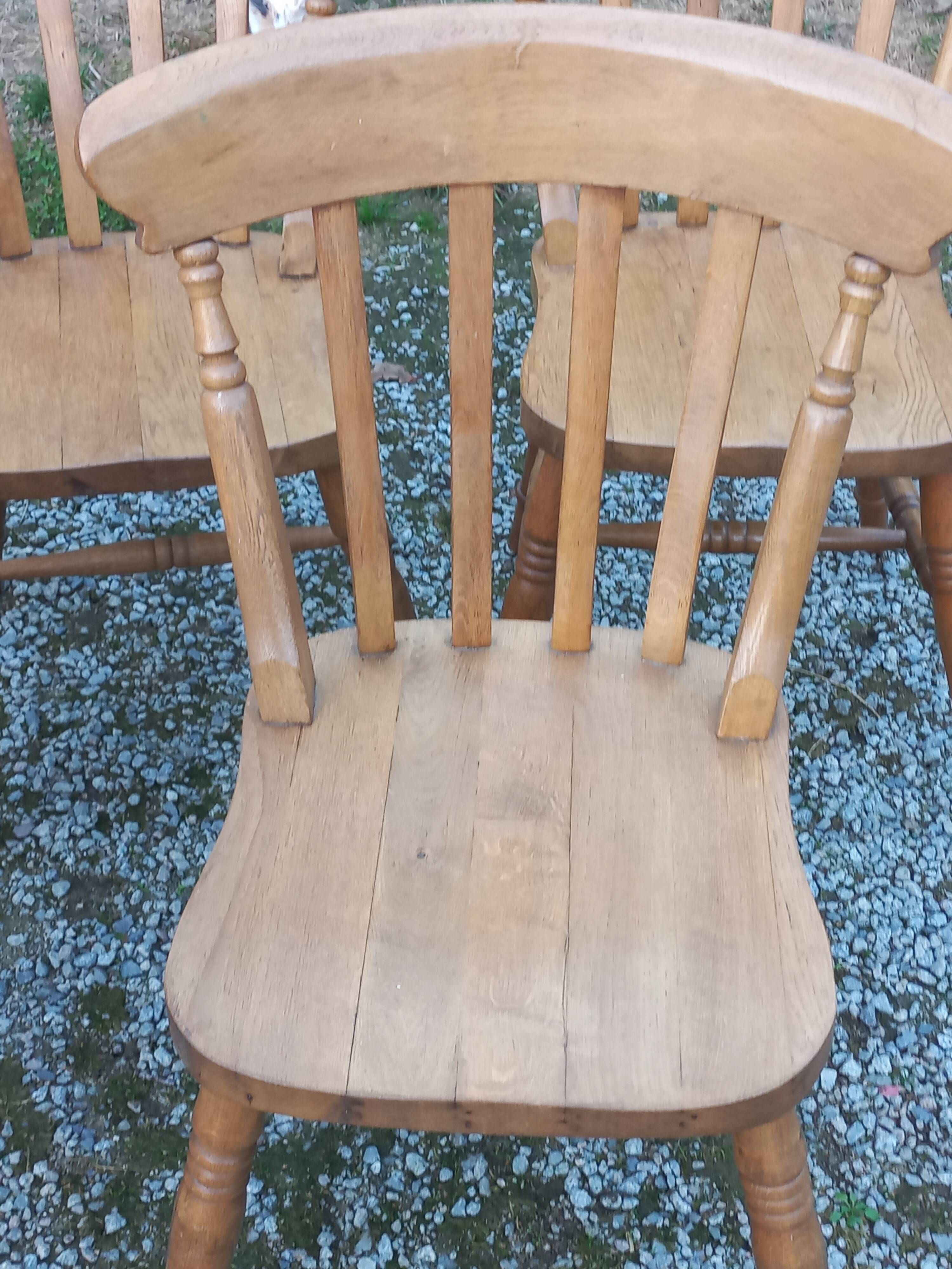 Set de 4 chaises et 1 fauteuil style montagne en chêne