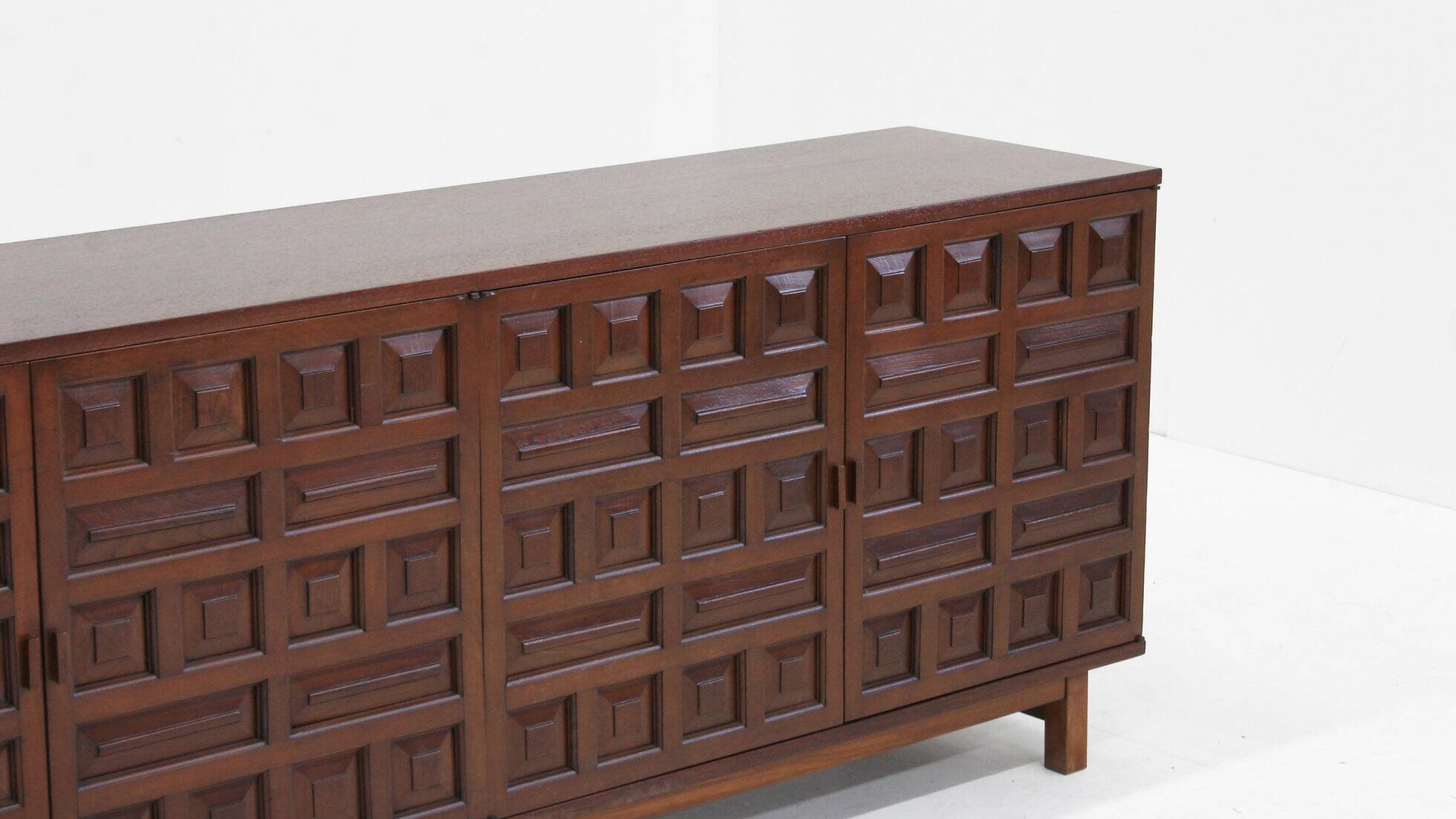 Buffet crédence brutaliste espagnol vintage des années 1970