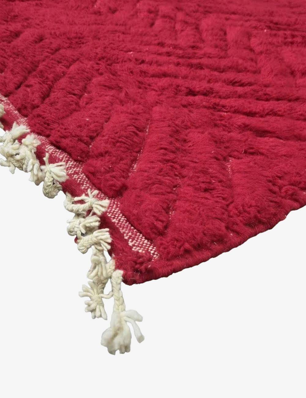 Contemporary Red Carpet - 300 x 250 cm