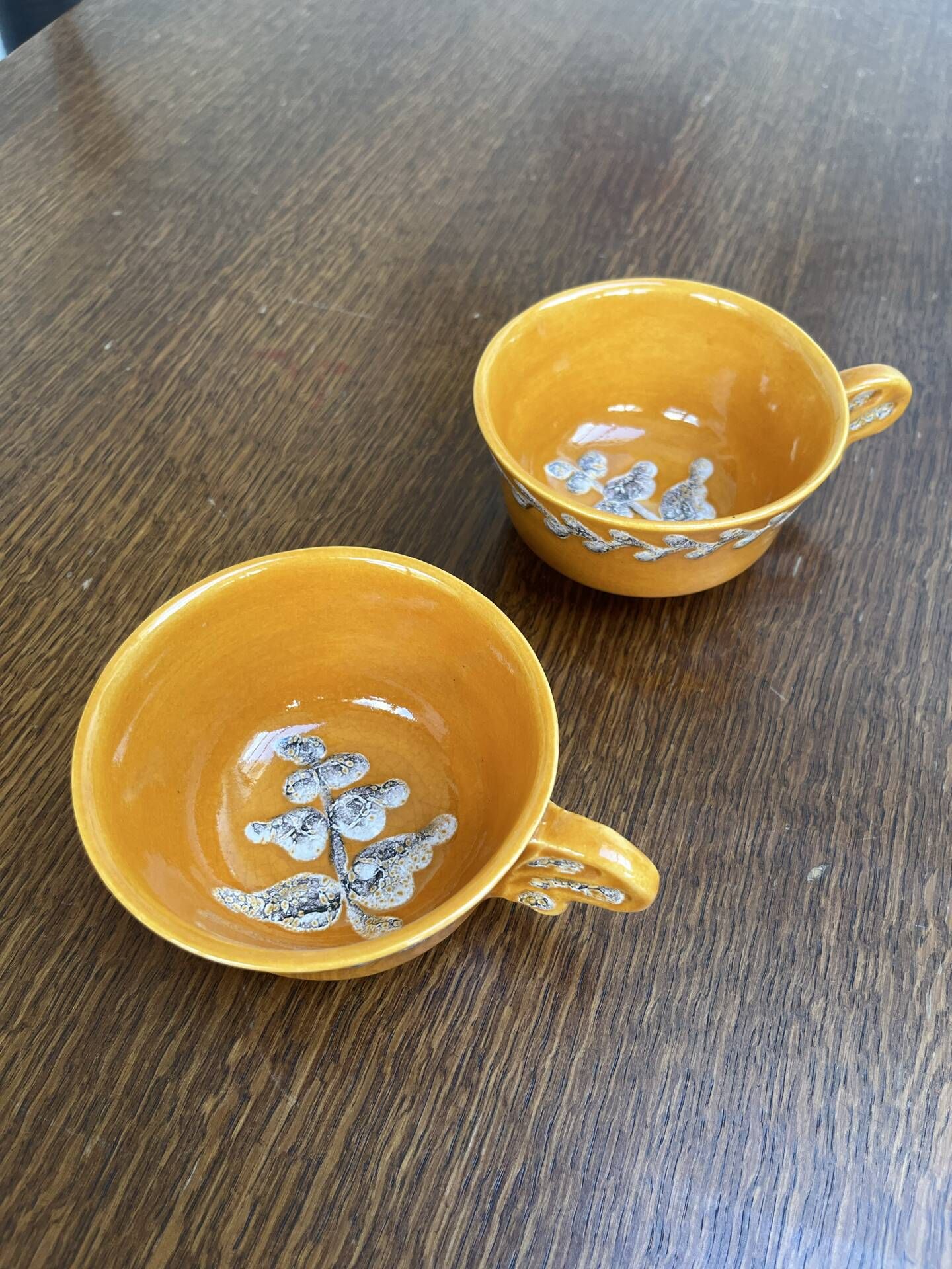 Pair of vintage ceramic mugs Missy Annecy