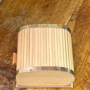 Boîte à cigarettes ou cigarillos à clapet coulissant