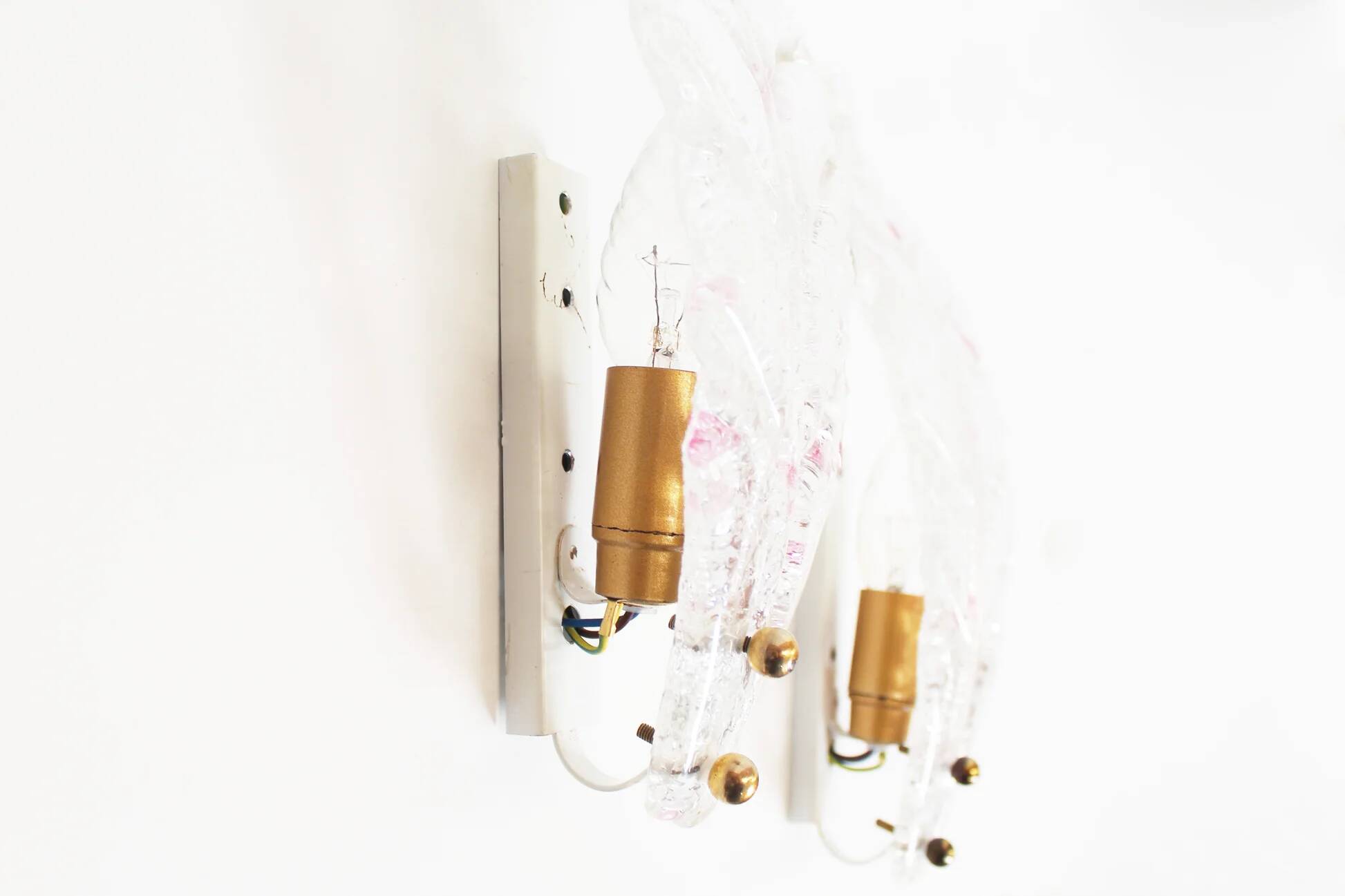 Pair of 80s Murano glass 'Foglio' wall lamps