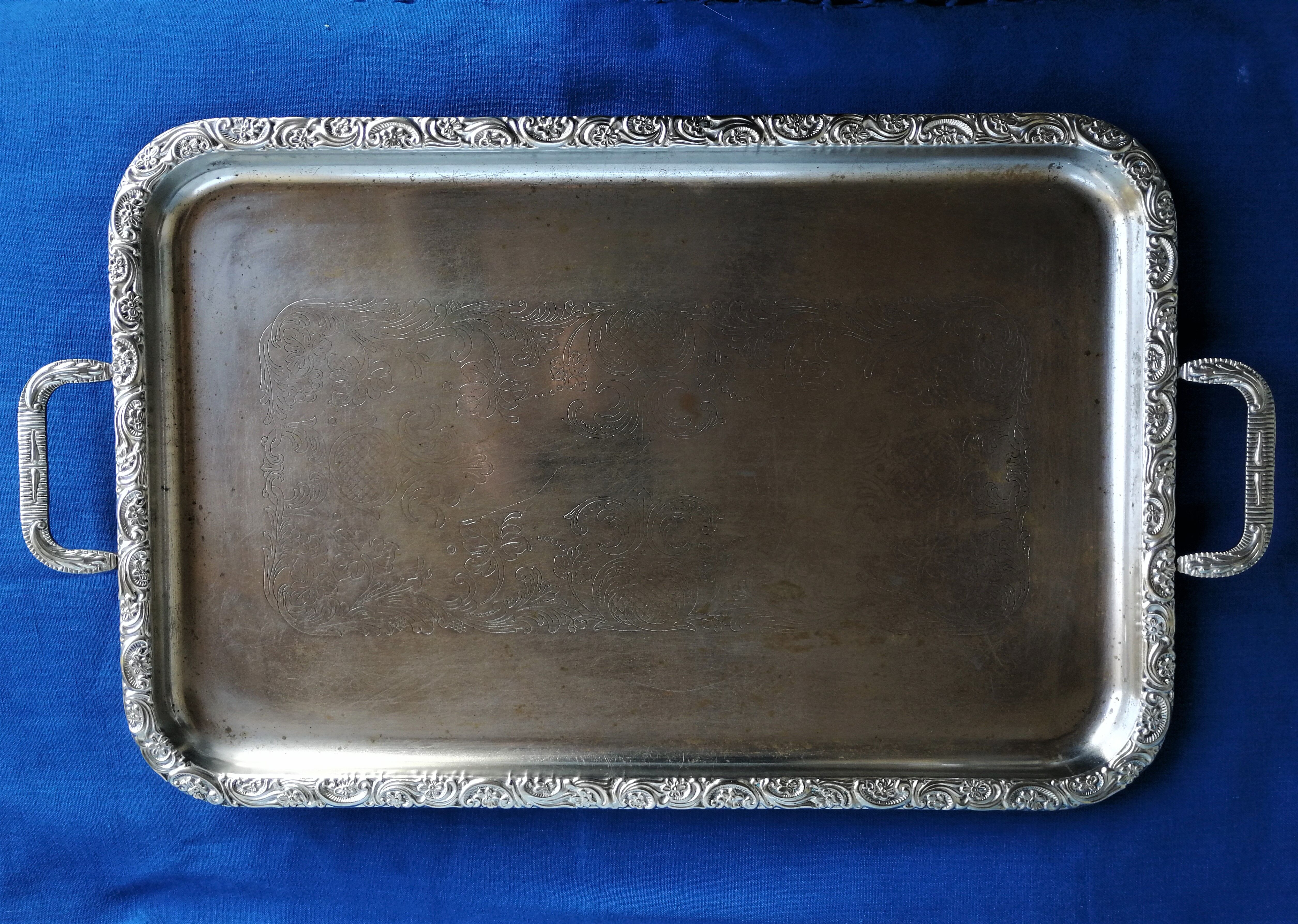 Large silver metal top