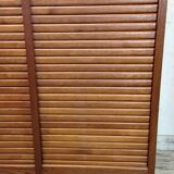 Double curtain cabinet