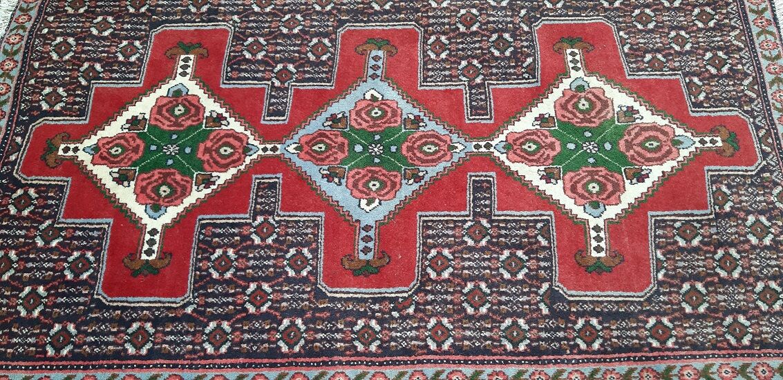 Hand knotted wool carpet 75x132cm