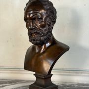 Bronze bust representing a philosopher after the Antique, 19th century, foundry Luppens.