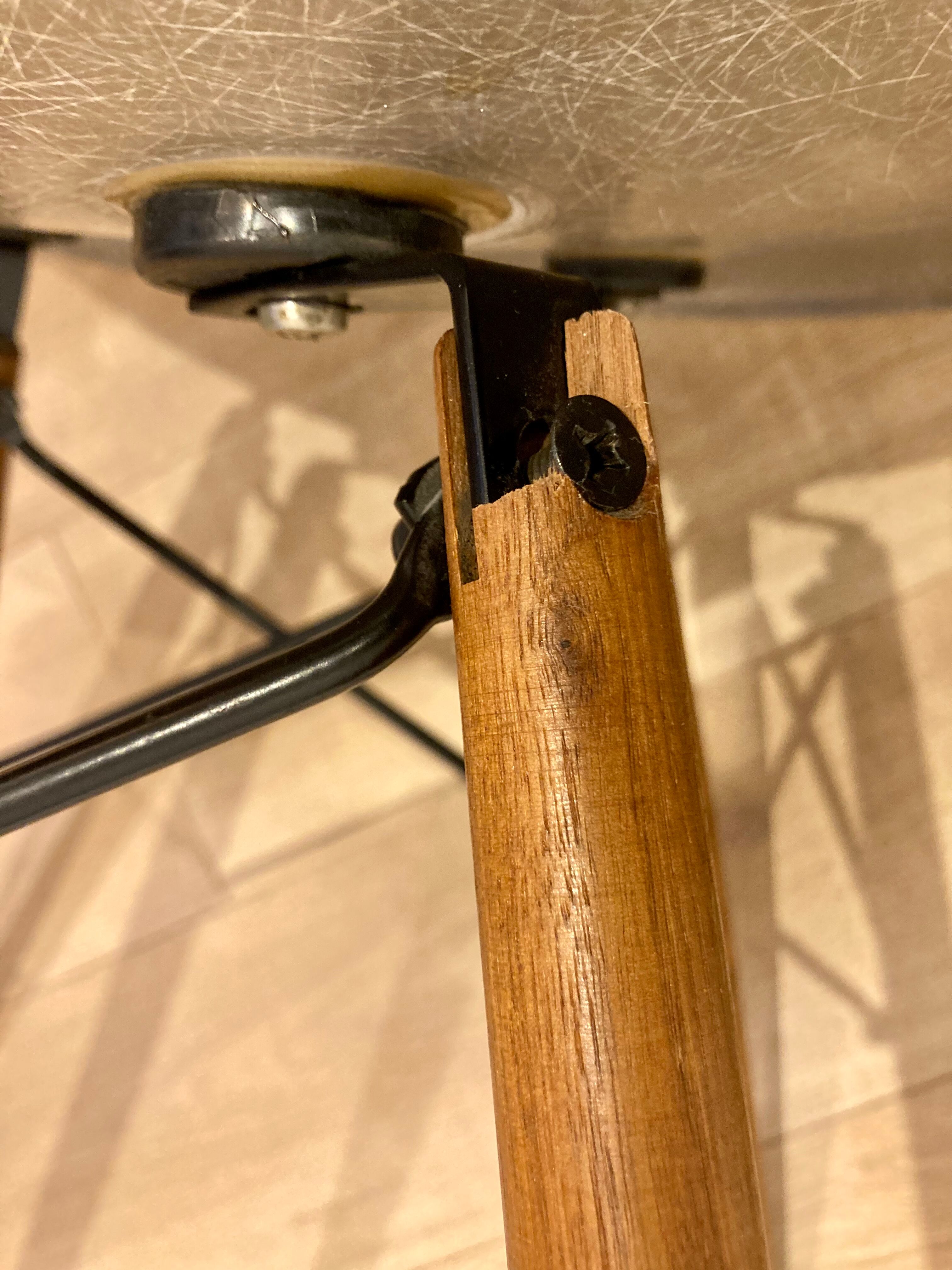 4 Eames DSW Fiberglass Chairs for Herman Miller