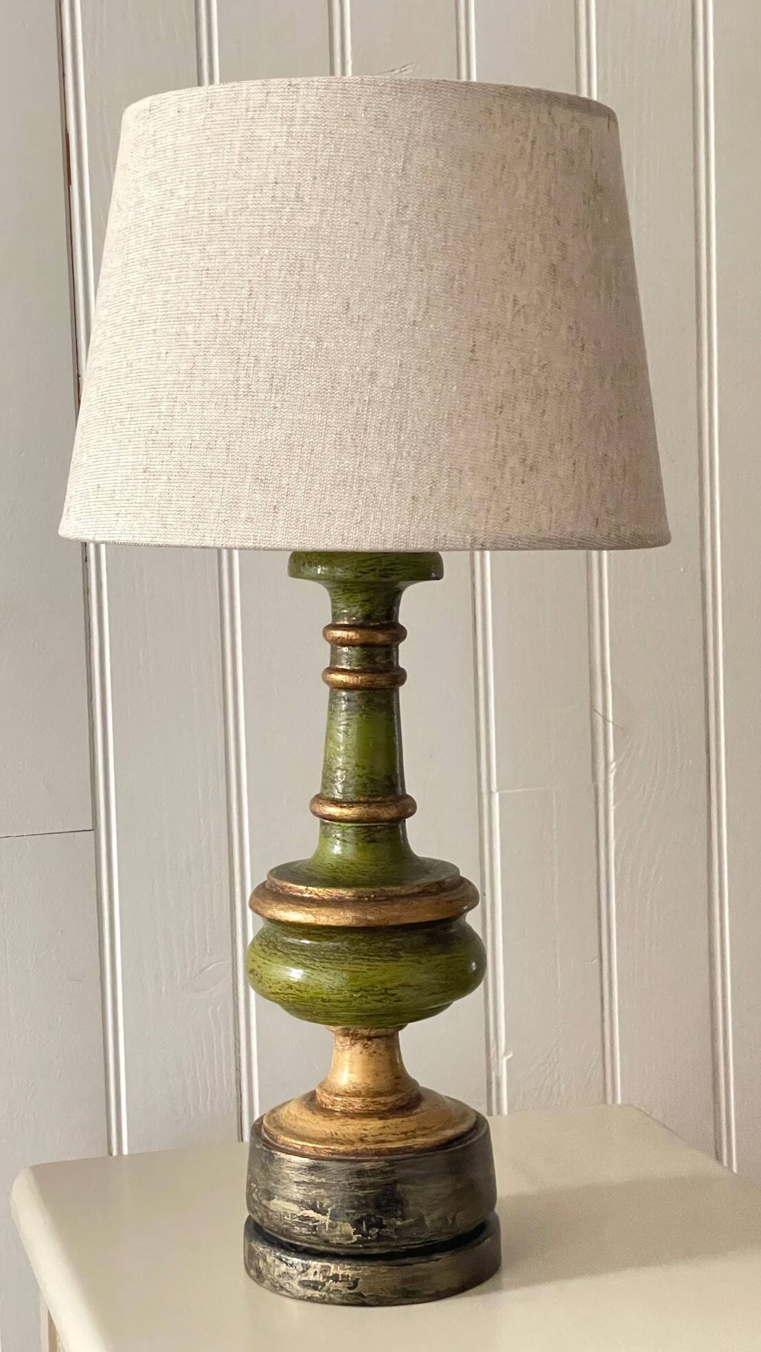 Vintage lamp in turned wood chic gold