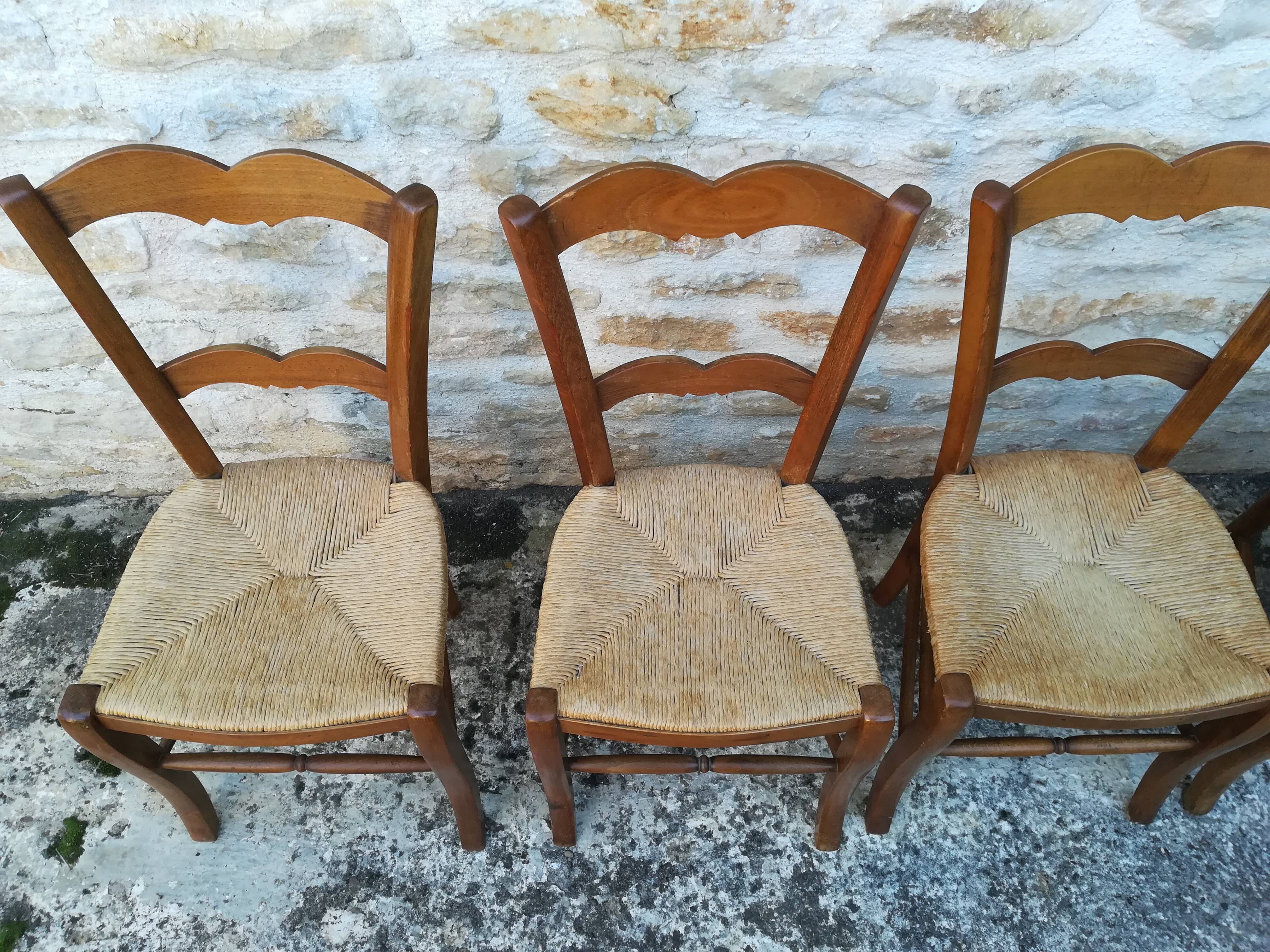 Set of 15 straw chairs