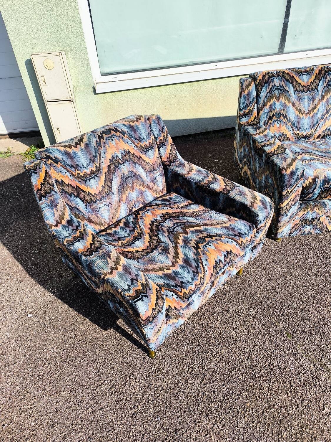 3-seater sofa + 2 vintage armchairs in multicoloured fabric retro design