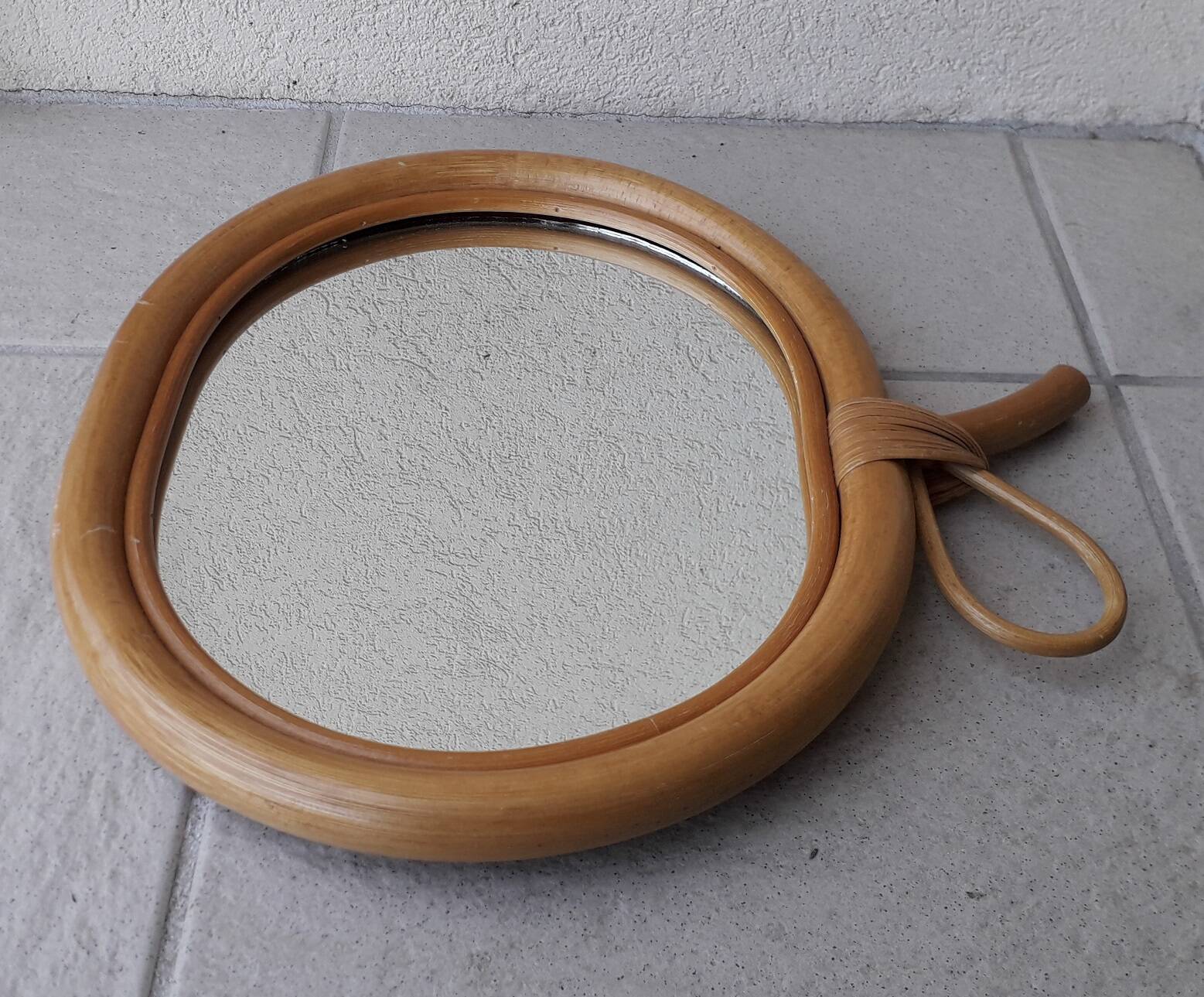 Miroir pomme en rotin