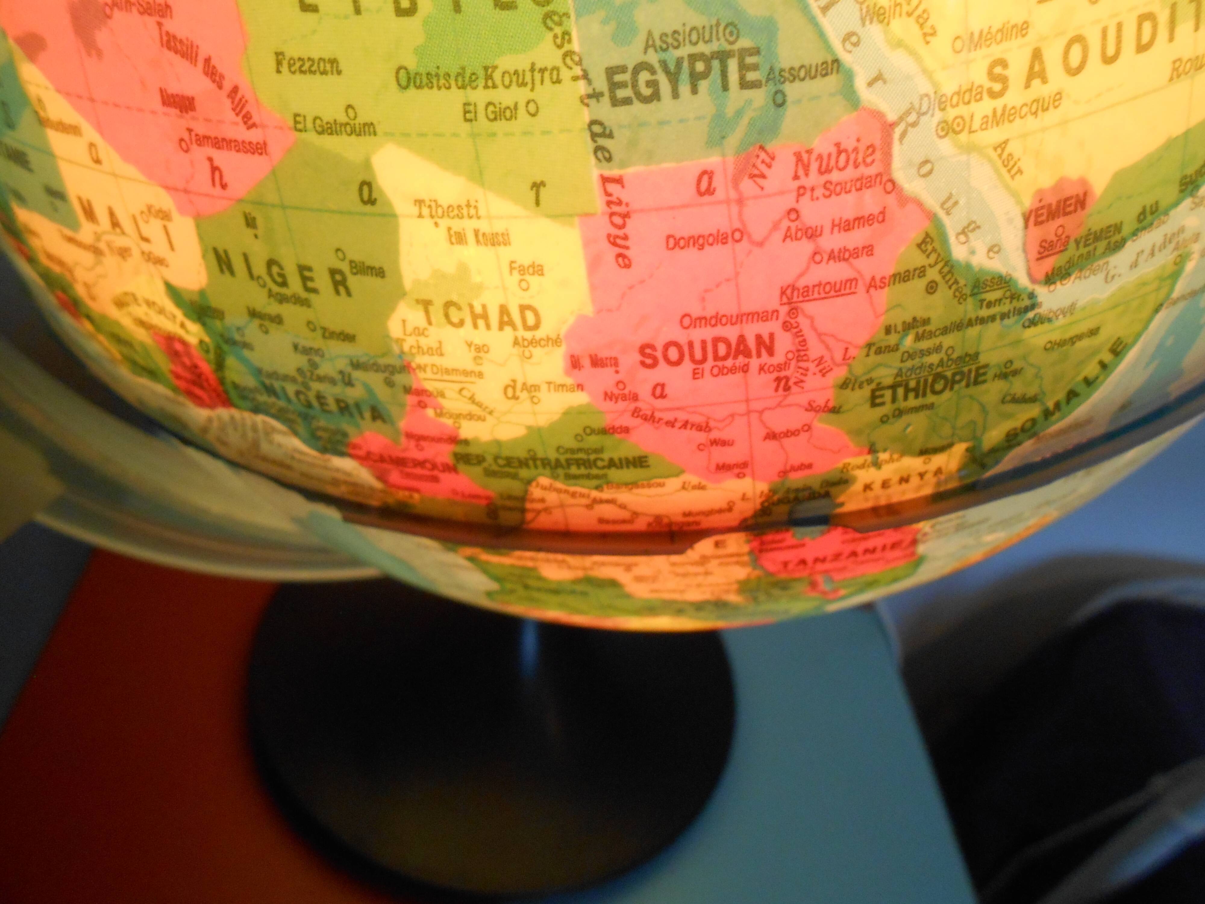 Globe terrestre lumineux