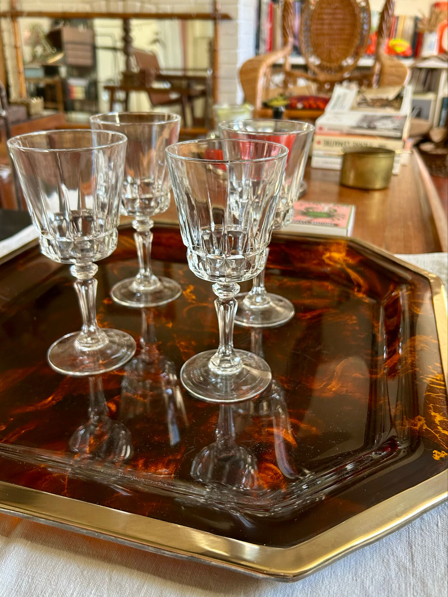 Lucite plateau