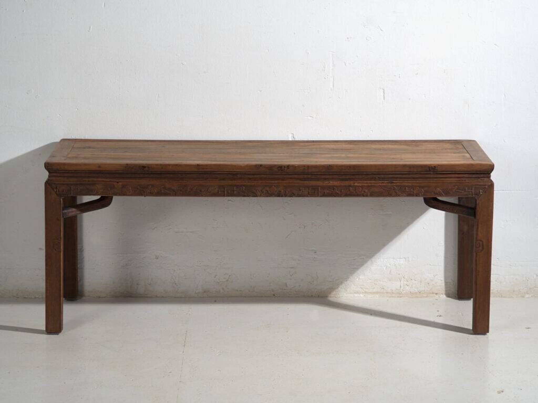 Table, banc ancien en bois de pin – Chine, circa 1900