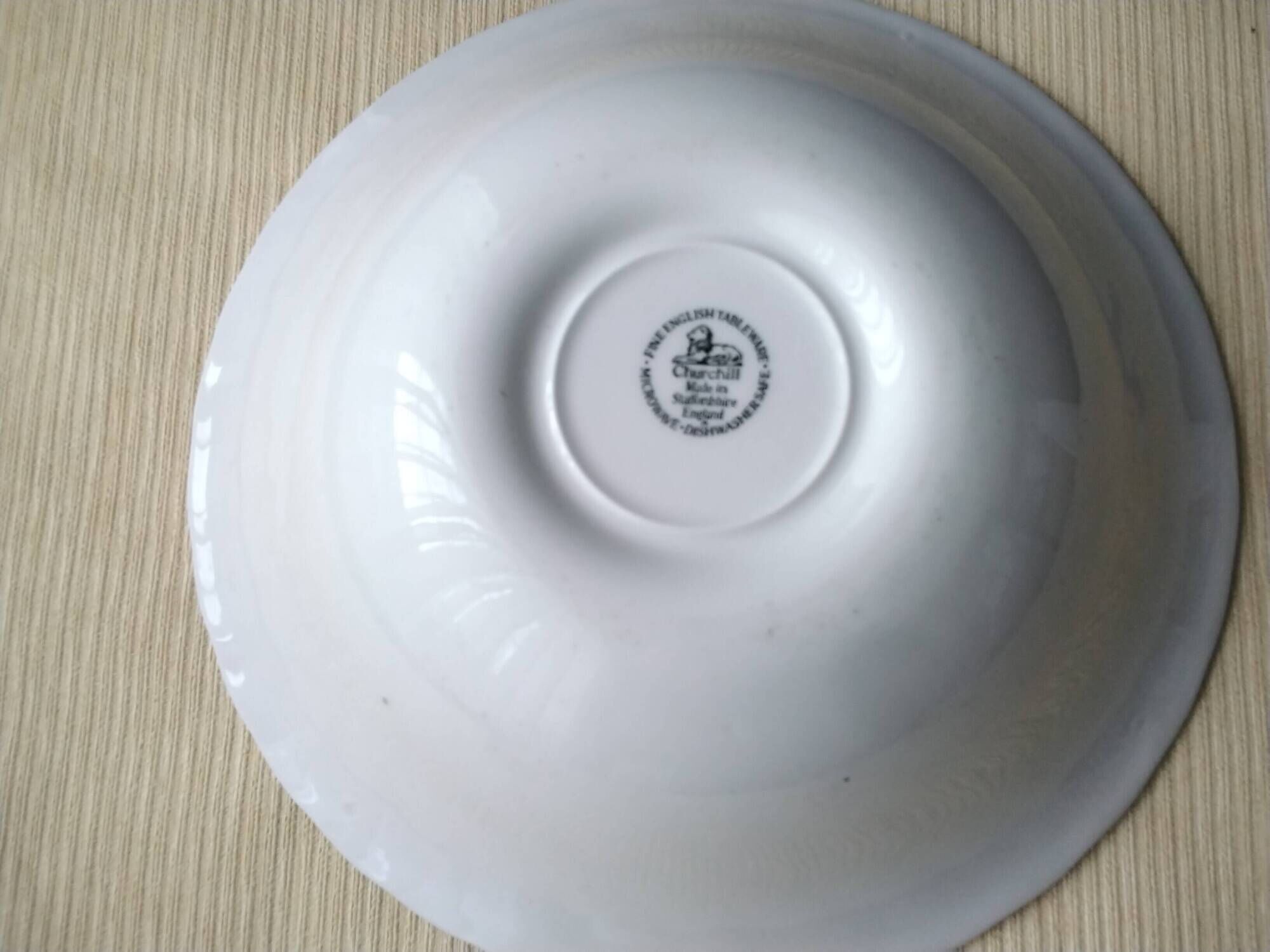 Churchill "Georgian Collection" English porcelain salad bowl