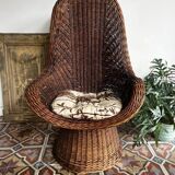Wicker lounge chair