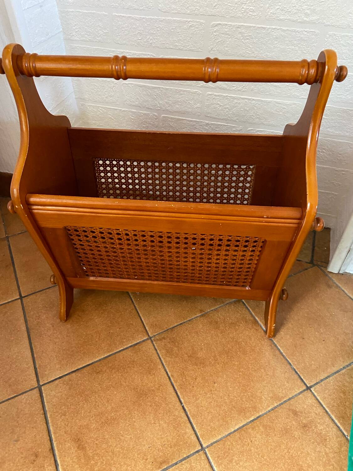 Wooden magazine rack