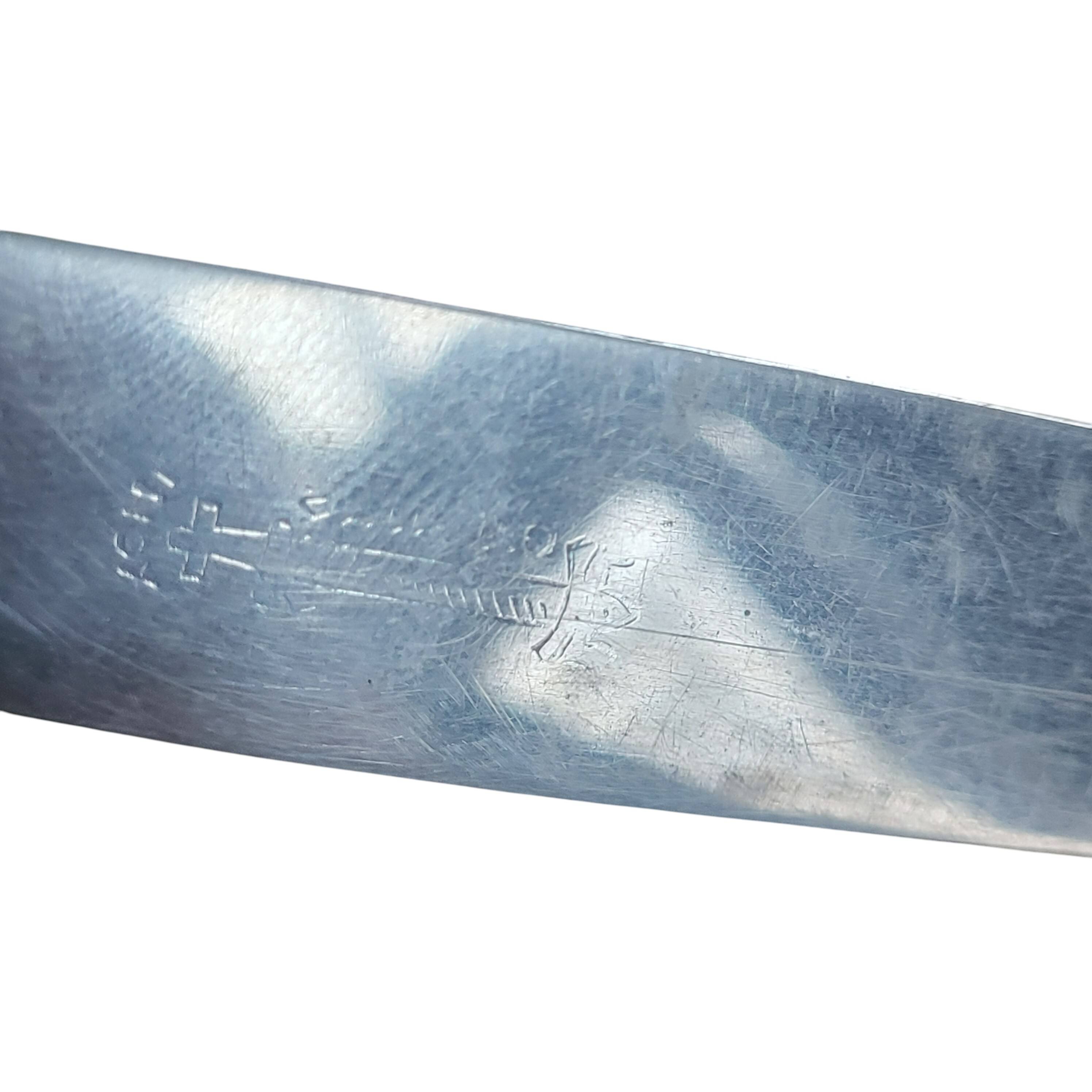 8 Bakelite knives