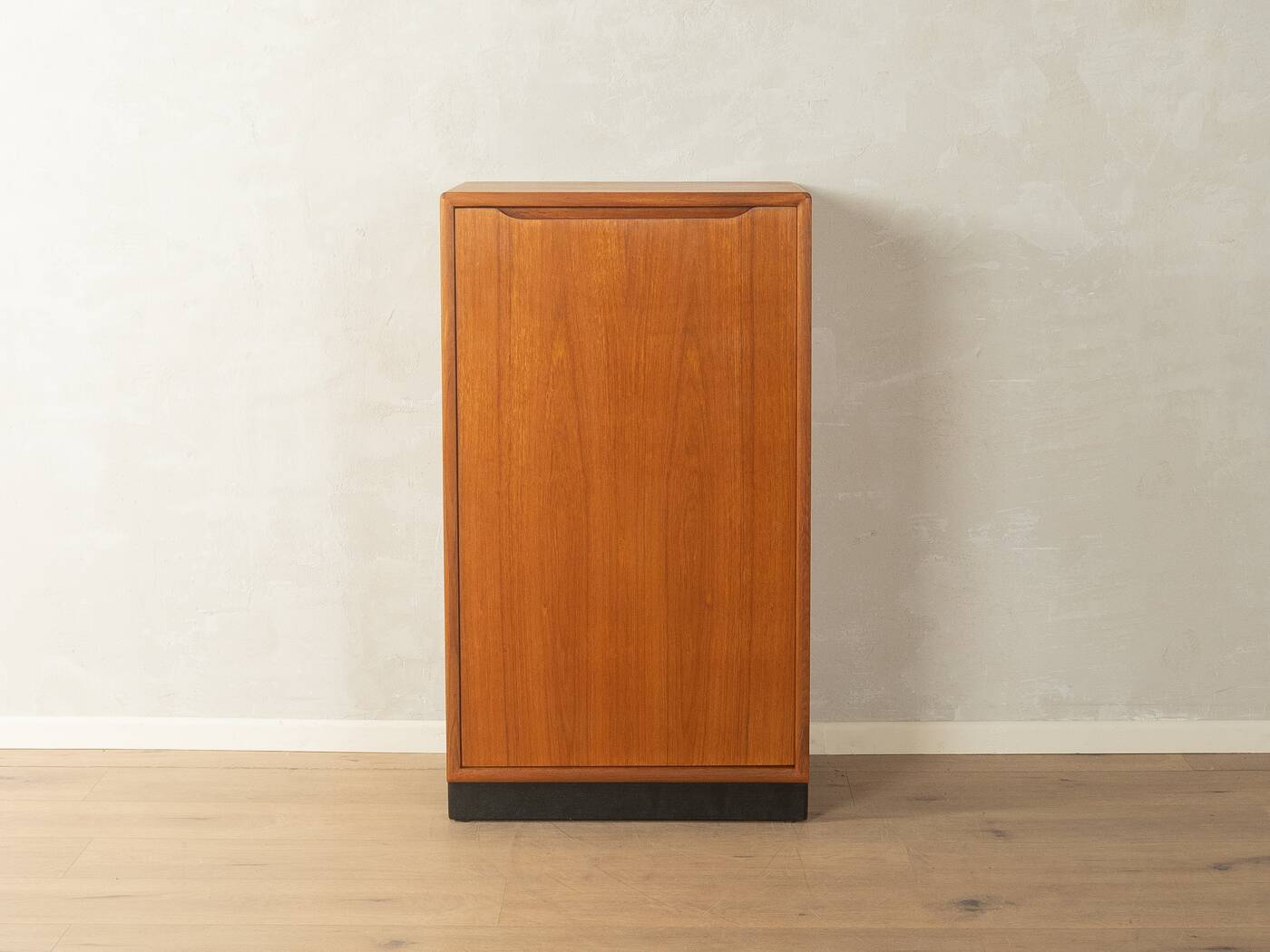 Classic chest of drawers from the 1960s
