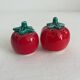 Salière et poivrier tomate en barbotine vintage
