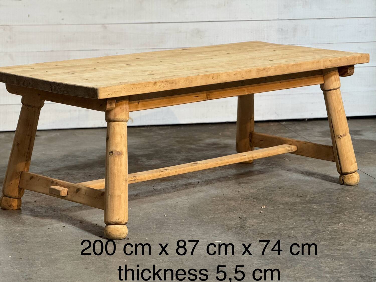 Scandinavian table in fir