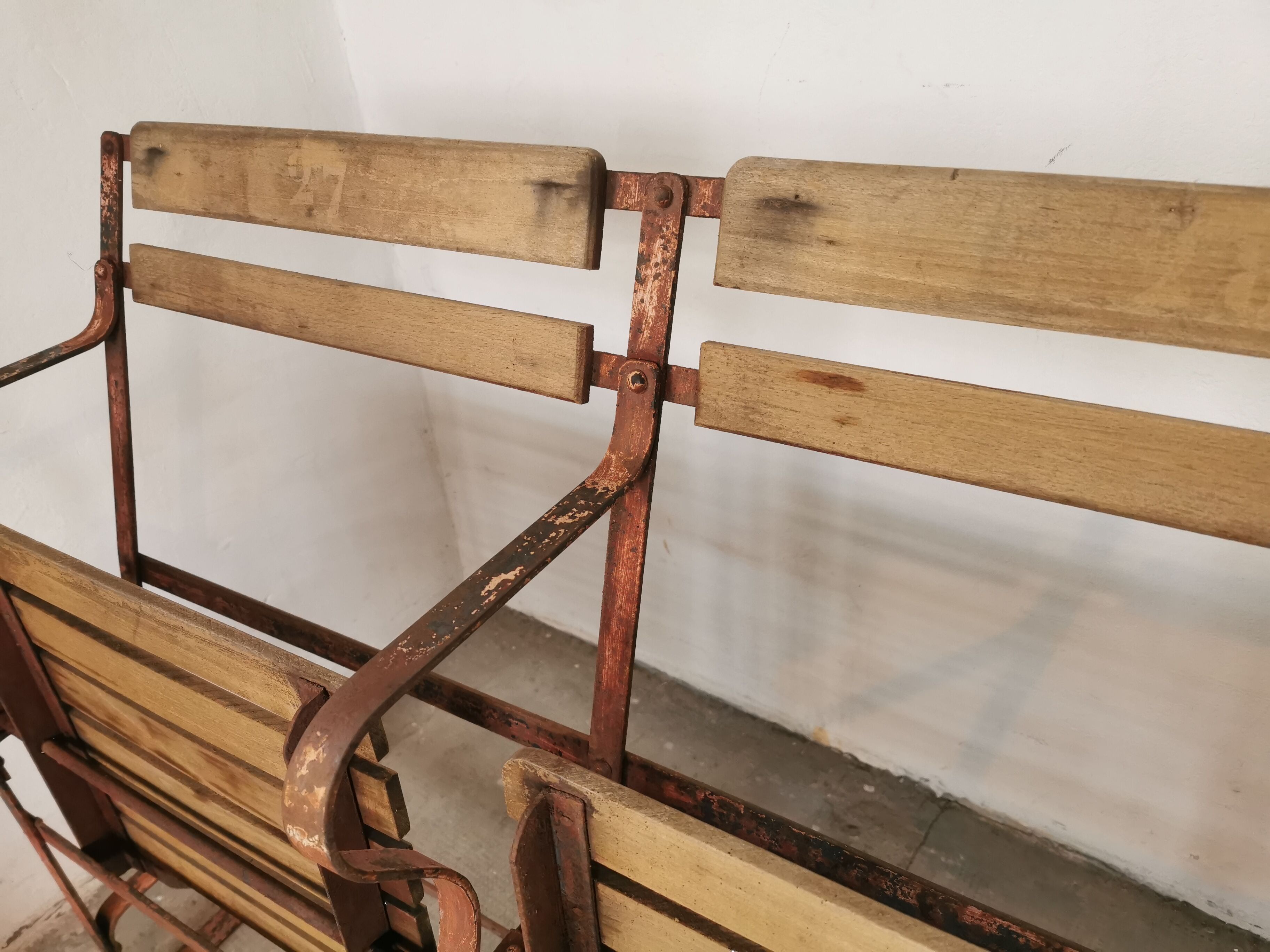 Theatre bench, folding seats