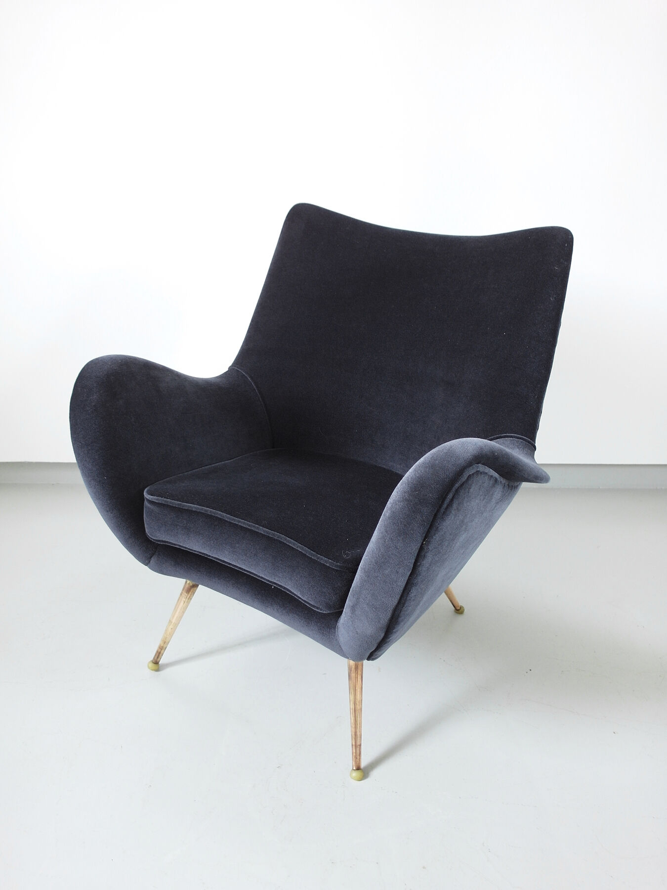 Sculptural armchair of Melchiorre Bega of 1955
