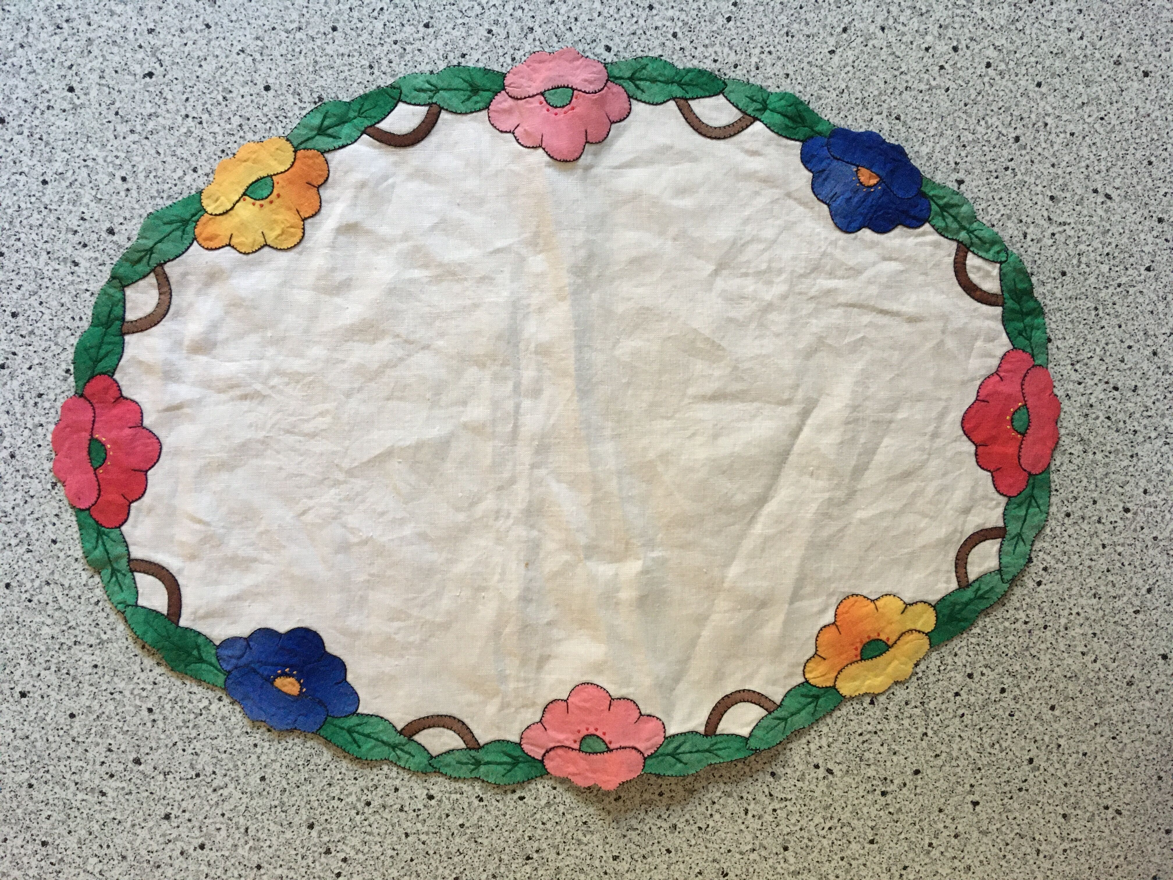 Vintage oval placemat 35x49