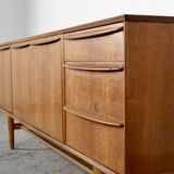 Buffet/canapé-lit milieu du siècle en teck par Morris de Glasgow. Mode vintage.