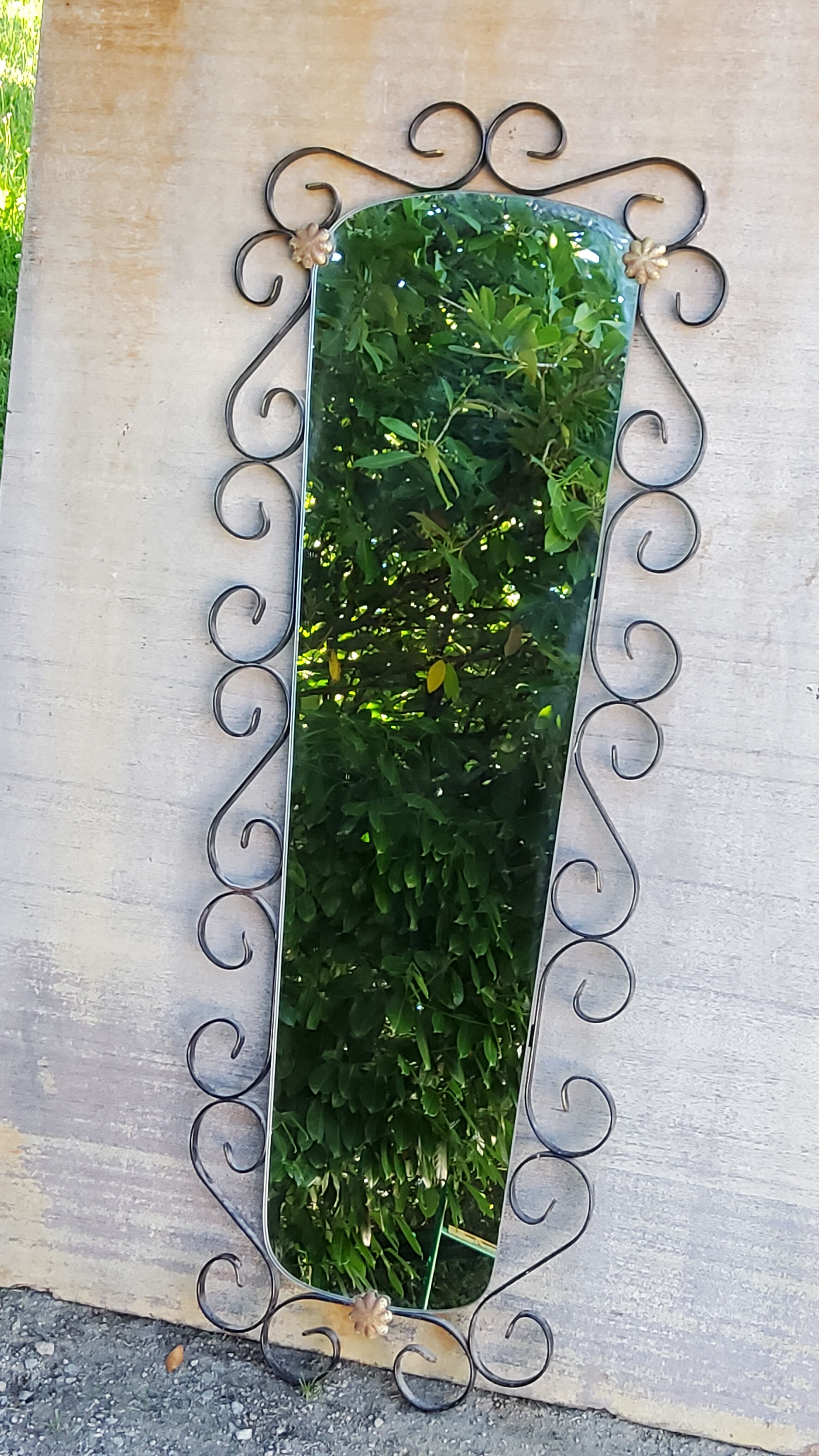 Mirror mirror of the 60s metal black and gold