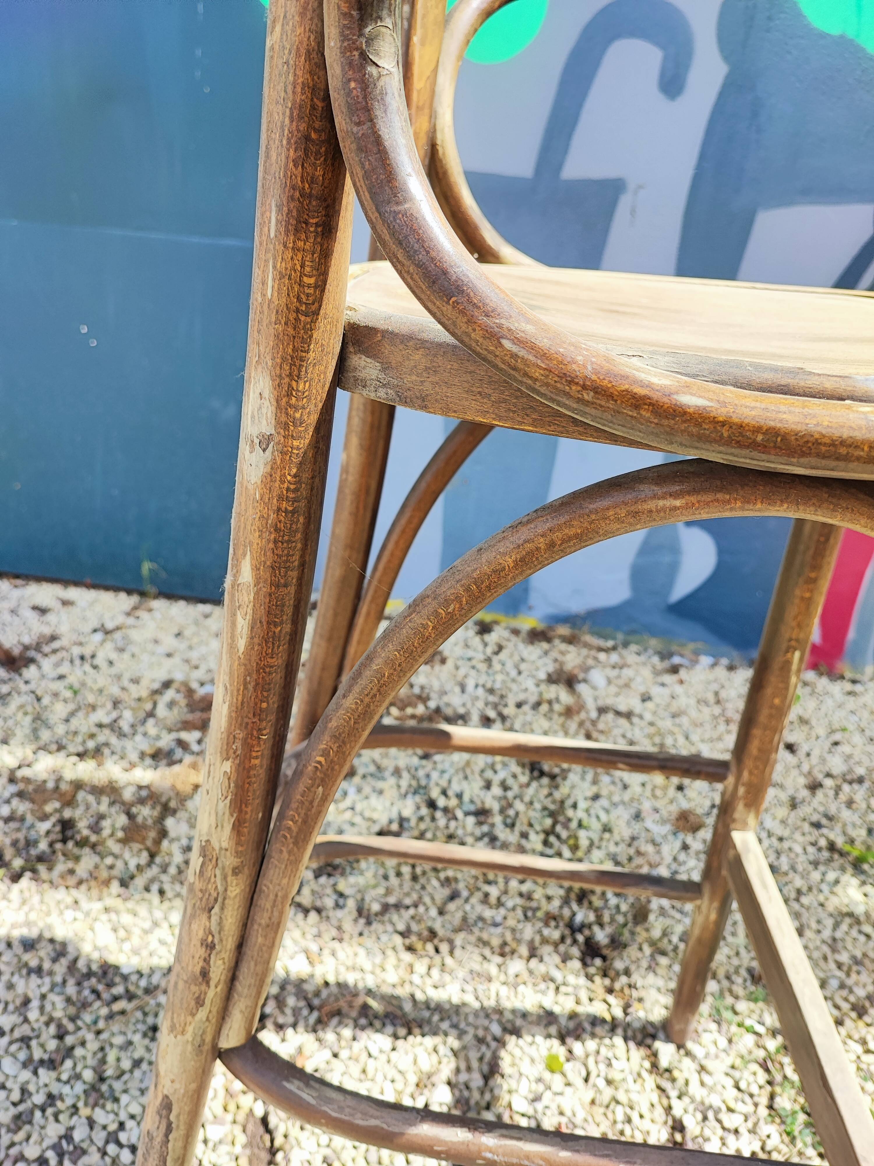 Tabouret de bar en bois courbé