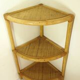 Corner shelf in rattan