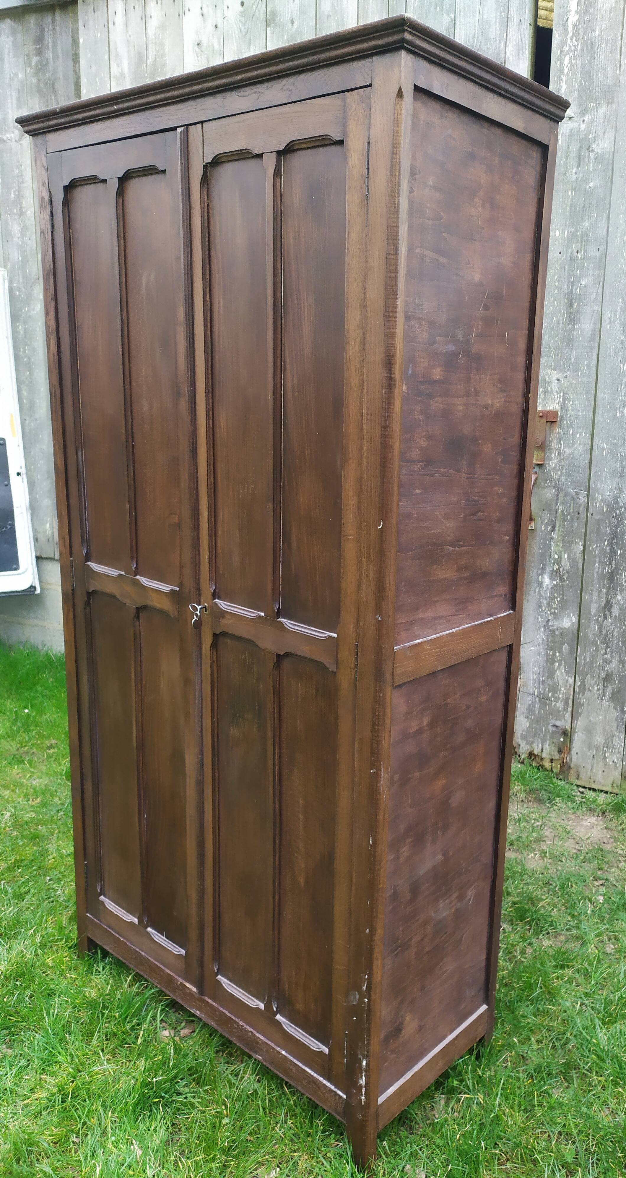 Armoire parisienne