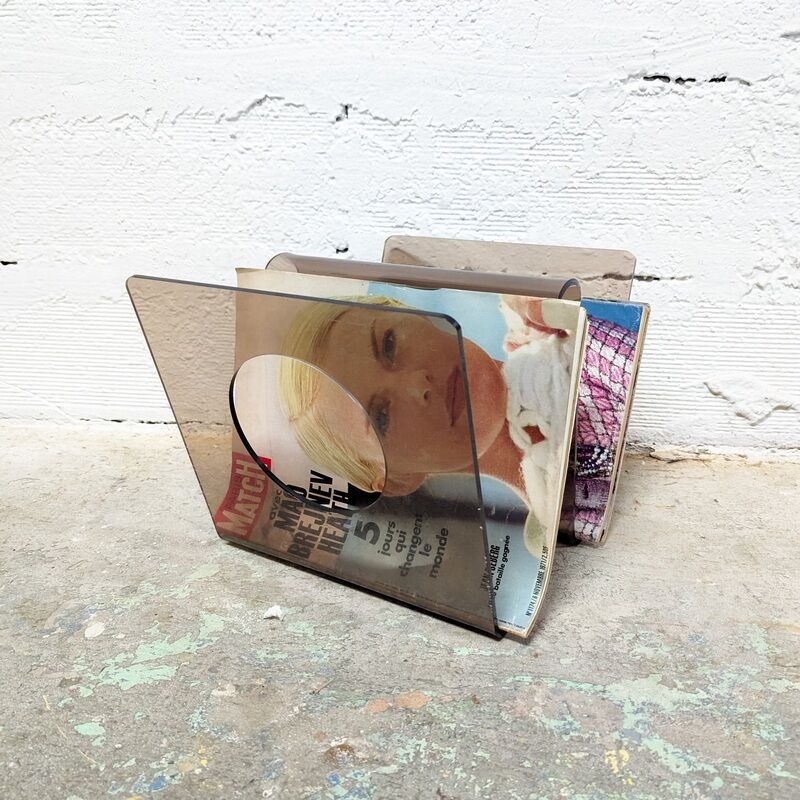 Plexiglas magazine holders