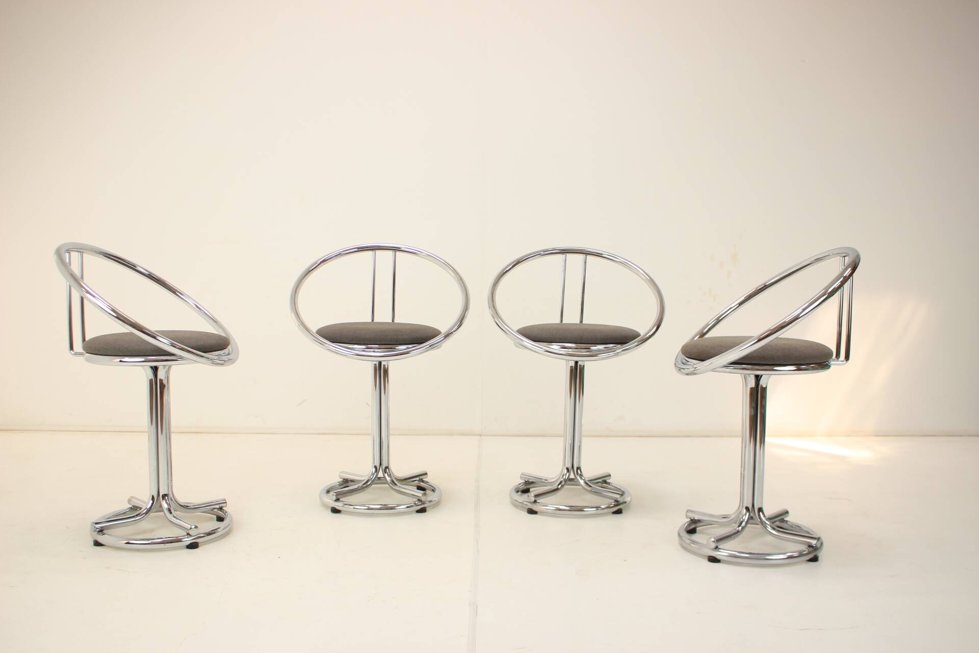 Pair of midcentury bar stools, italy 1970s