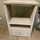 Meuble vintage en osier blanc