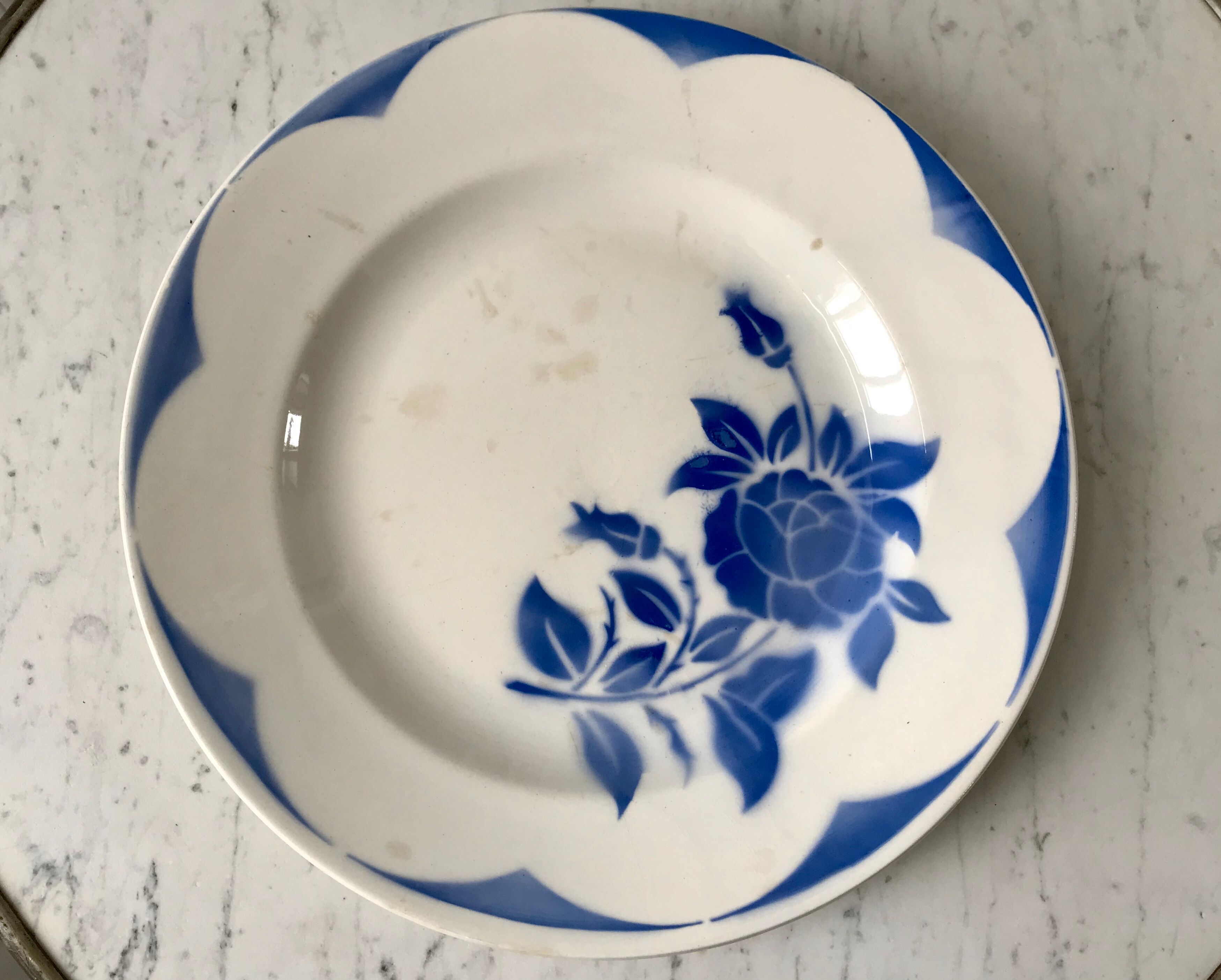 Round dish Digoin Sarreguemines model Corsica 40s