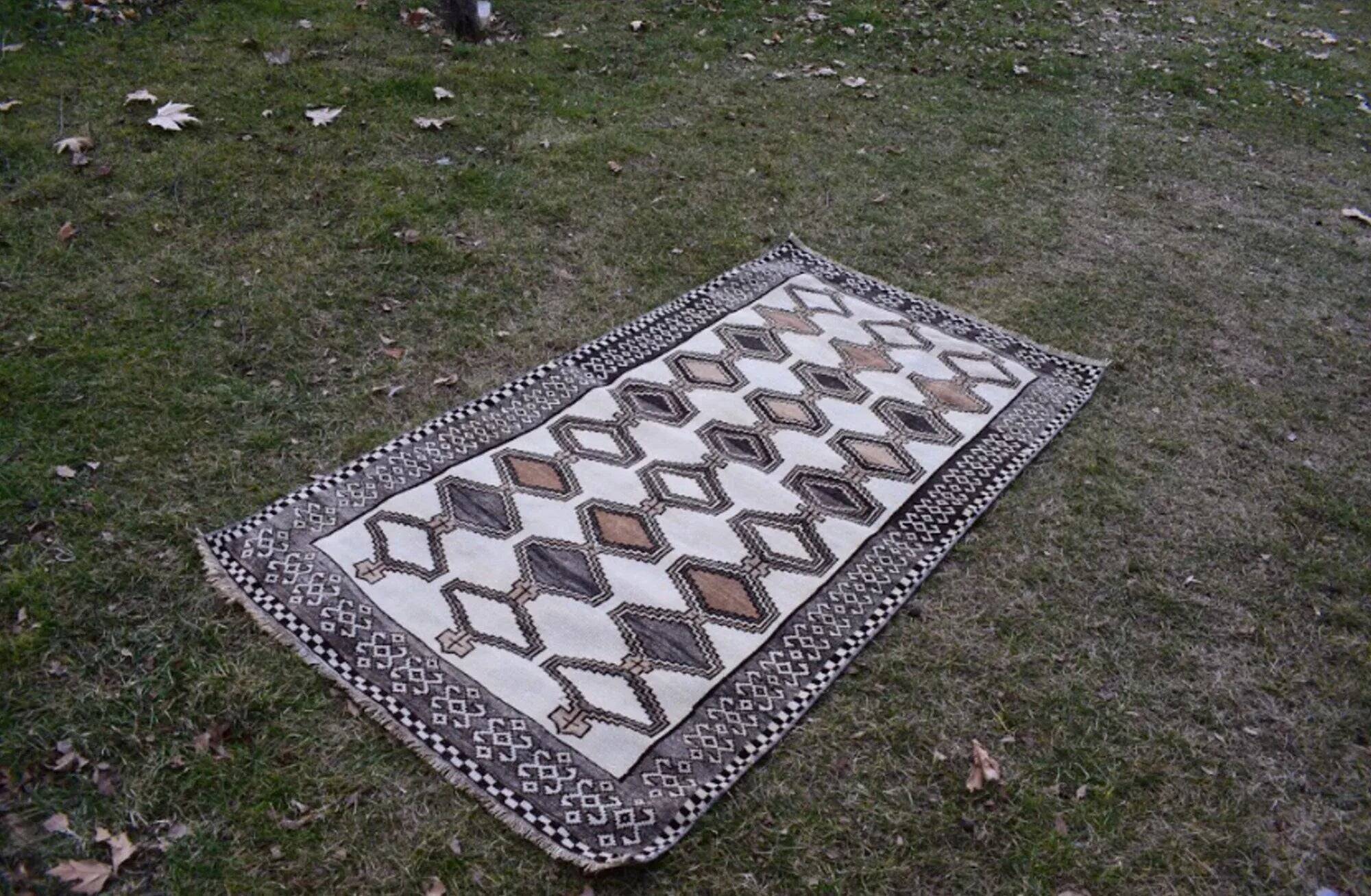 Vintage Turkish Oushak rug 103x200 cm