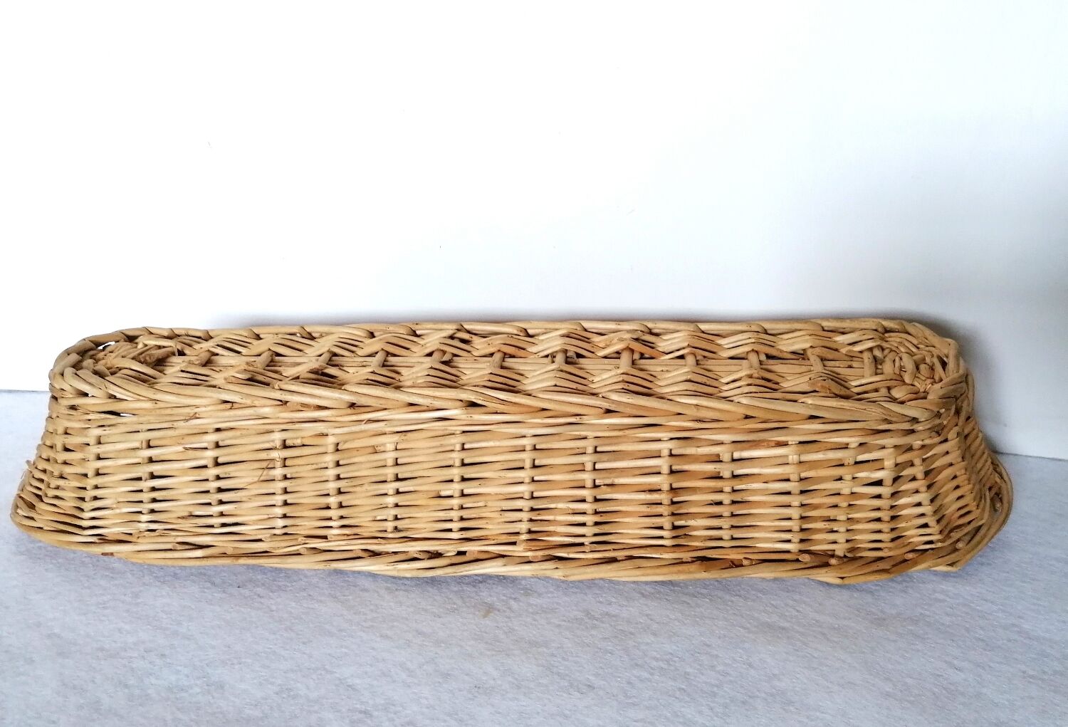 Braided wicker banneton bread basket