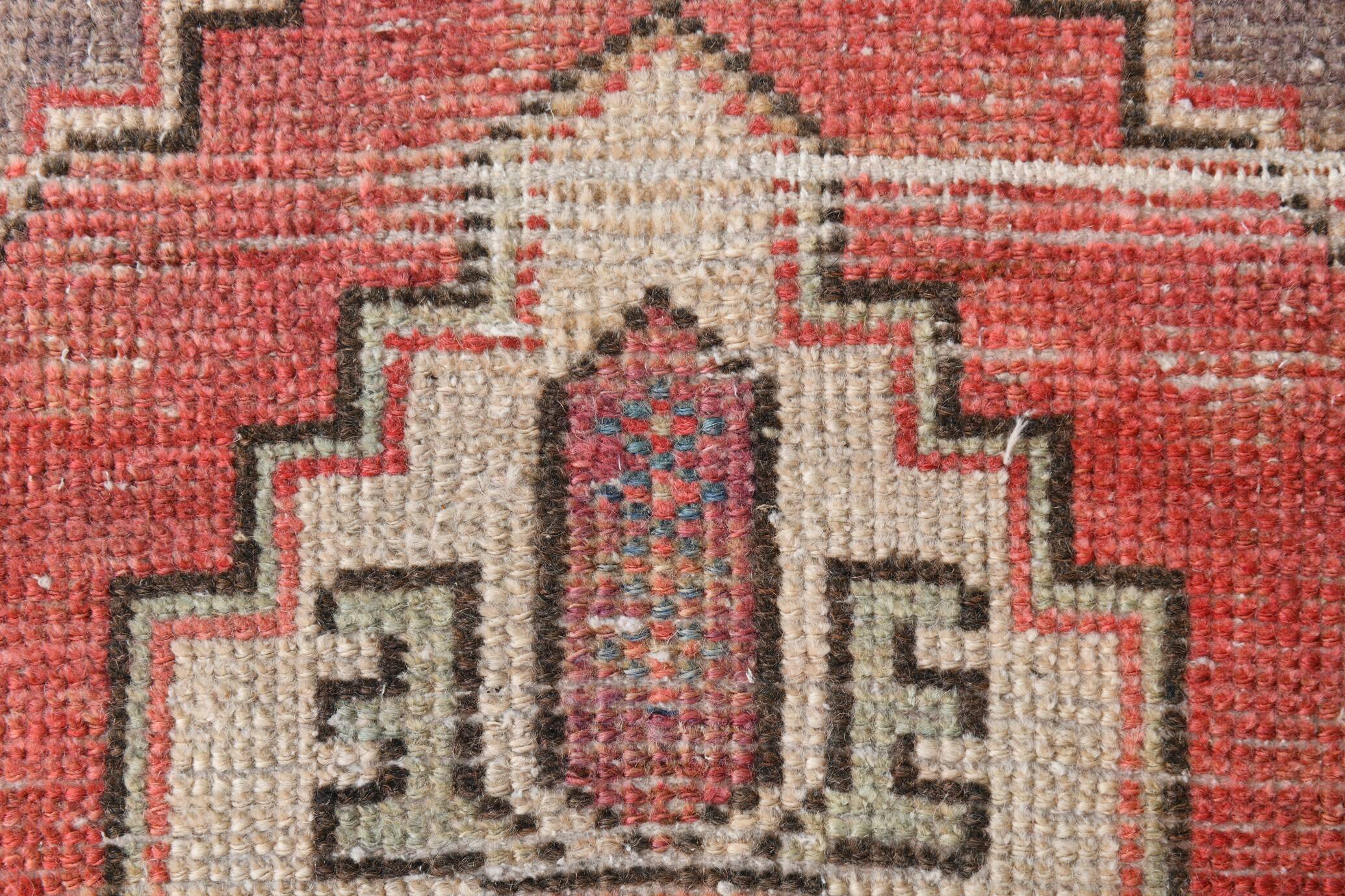 2x3 Red Beige Classic Vintage Rug, 43x82Cm